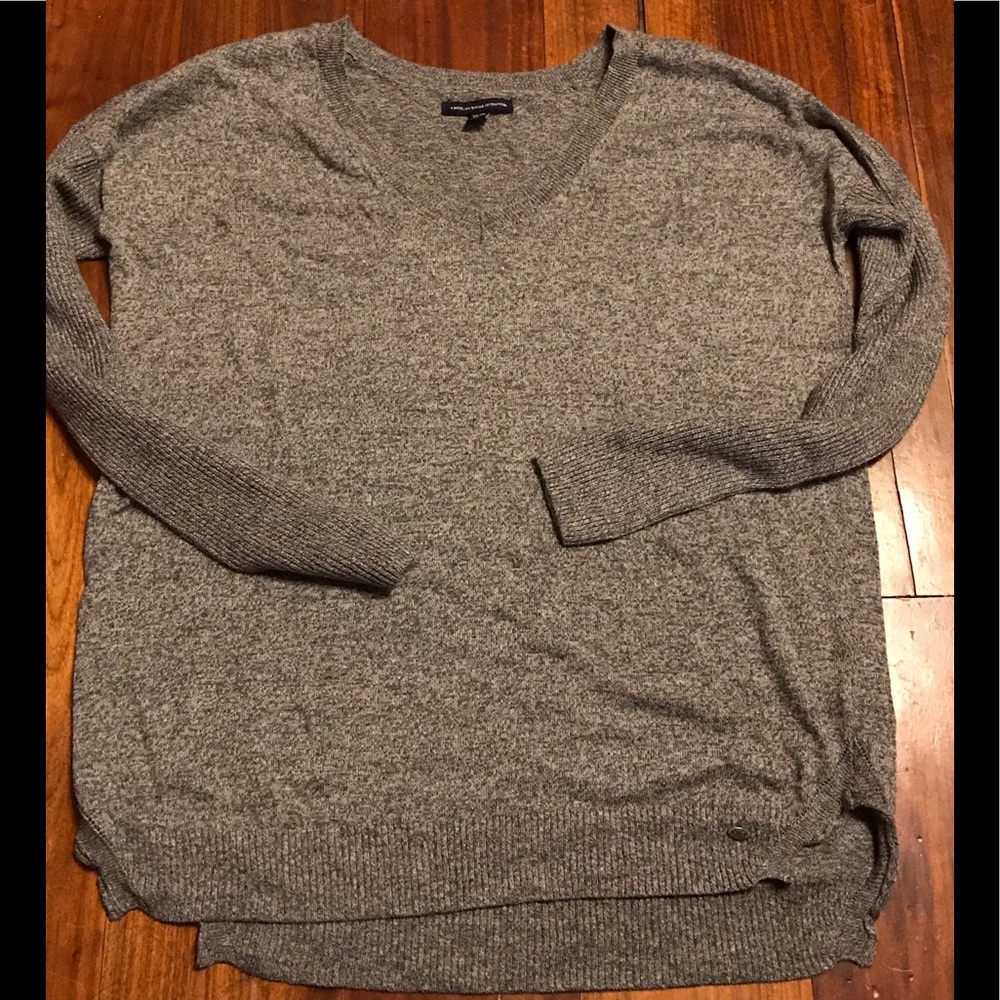 Women’s AE V neck sweater Size XS